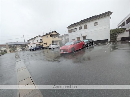 パーチェ[2LDK/56.15m2]の駐車場