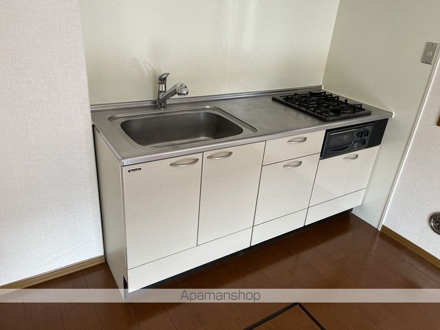 ファミール三筋 C棟の内装写真