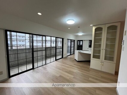 ロイヤルアネックスシエナ[2LDK/88.56m2]のリビング・居間