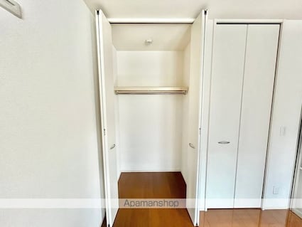 レセンテ出町　Ｃ棟[1LDK/45.34m2]の収納