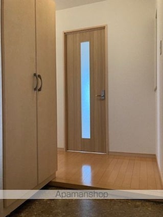 フェアライズ小島Ⅲ[2LDK/57.9m2]の玄関