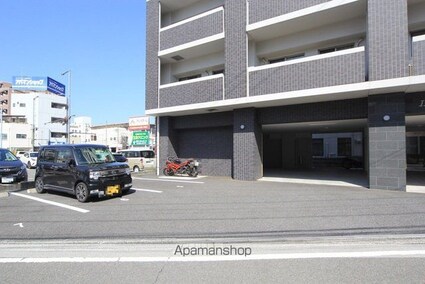 ＩＬ　ＭＡＲＥ[1LDK/41.13m2]の駐車場