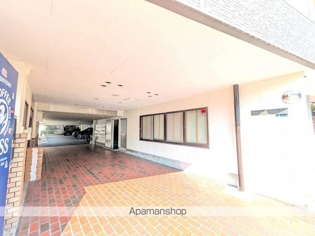 イーストタウンハイツの玄関写真