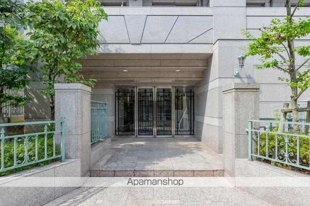 LaSante広尾の玄関写真