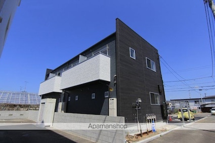 ＢＥＬＧＲＡＶＩＡ　ＩＳＨＩＩ　Ｂ棟[2DK/44.76m2]の外観1
