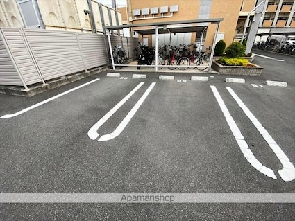 ケイマイティ　Ⅱ[1K/31.01m2]の駐車場