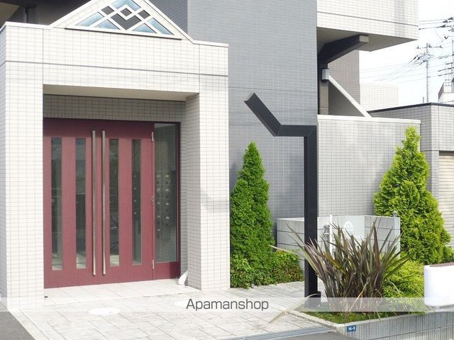 サンライズ氷川町の玄関写真