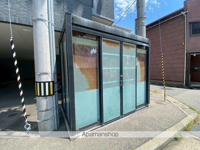 グレイスハイツ東中通の外観写真