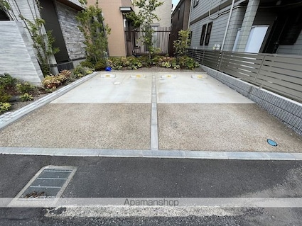 ヴィラ・グリナージュ[2LDK/81.64m2]の駐車場