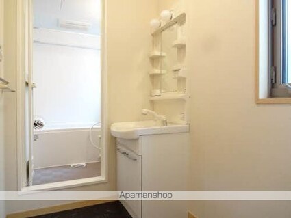 グリーンコート箱清水[2LDK/83.5m2]の洗面所1