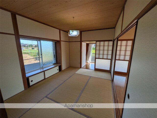 宮崎市 1階建 築50年の内装写真