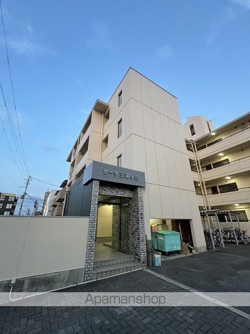 カーサ三国ヶ丘の玄関写真
