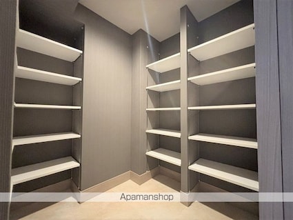 ラグゼナ八王子寺町[2SLDK/67.45m2]の収納