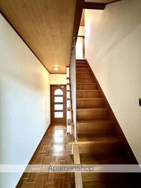 内原戸建１３４－３[5LDK/107m2]の内装2