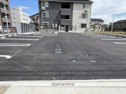 Ｄ’ｓ　Ｇａｌｌｅｒｙ[1LDK/41.75m2]の駐車場