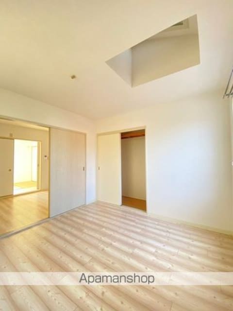 和歌山県和歌山市堀止東１丁目[2DK/45m2]のリビング・居間