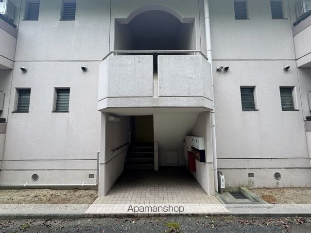 ALIVELY久松台の玄関写真