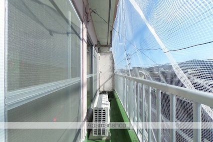 アゼリア３０[1R/26.4m2]のバルコニー