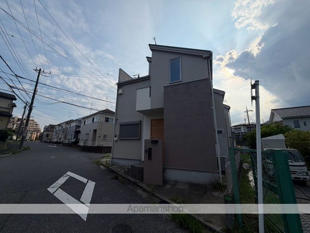 三山1丁目貸家の外観写真