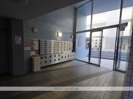 東京都立川市錦町１丁目[1R/18.25m2]のエントランス2