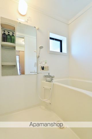 ファミール三軒屋 B棟の内装写真