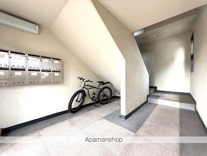 ルーヴルやまとⅡ[1LDK/44.71m2]のエントランス