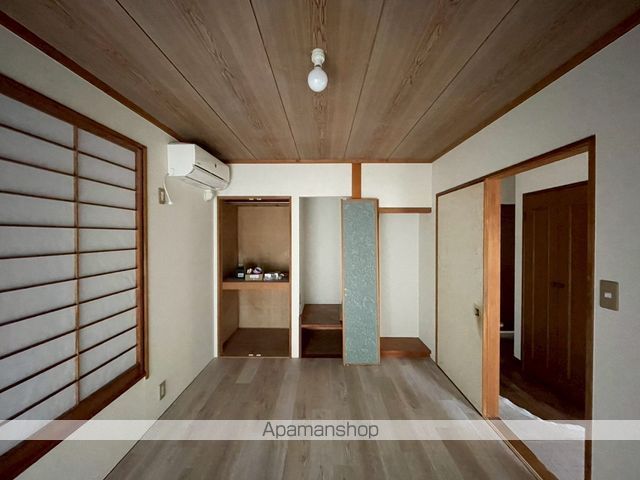 京王電鉄井の頭線 井の頭公園駅 徒歩3分 2階建 築35年の内装写真