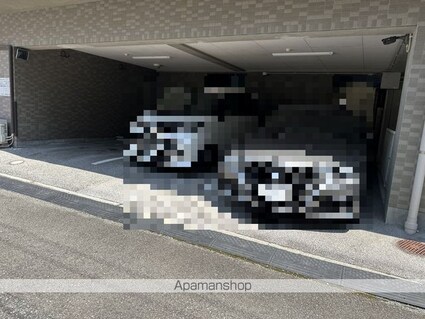 メゾンドレーヴナガオ[1K/29.8m2]の駐車場