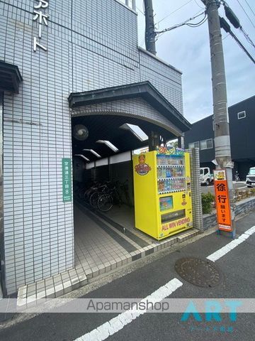 キャッスルエアポートの玄関写真