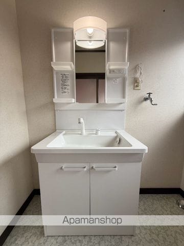 花見原貸家の内装写真