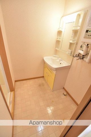 ルミエール栄町南の内装写真