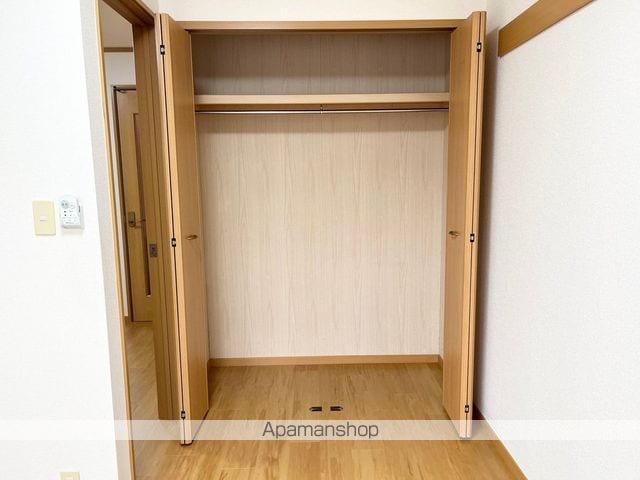 モン ポローニヤの内装写真