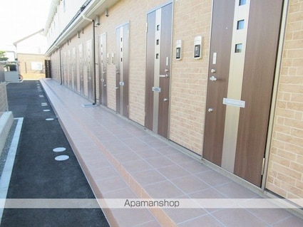 エコルポミエ[1R/27.97m2]のエントランス