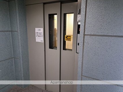 桂ビル[2K/36.78m2]のロビー