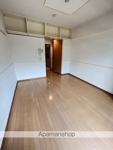 プリムローズIIIの内装写真