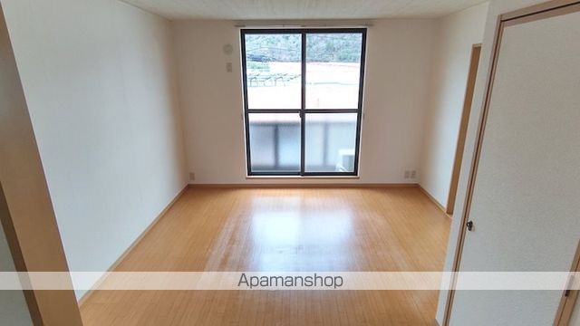 アイリス Aの内装写真