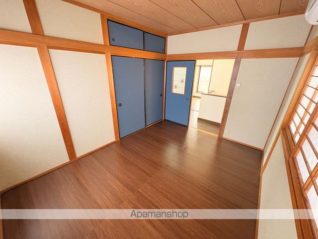 八幡市 2階建 築30年の内装写真