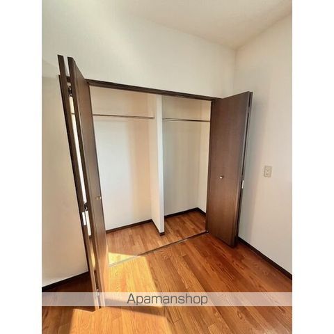 ロイヤルエステートIIIの内装写真