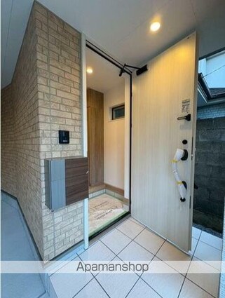 八王子市田町戸建[3LDK/81.76m2]のエントランス