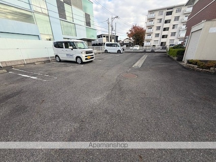 Ｈ＆Ｐ[2LDK/56.19m2]の駐車場1