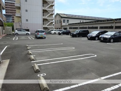 ステーションヒルズ[1LDK/41m2]の駐車場1