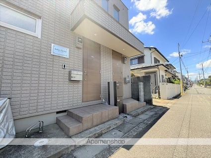 Ｂｏｎｈｅｕｒ　Ｃｈｅｚ　Ｍｏｉ[2LDK/58.22m2]のエントランス