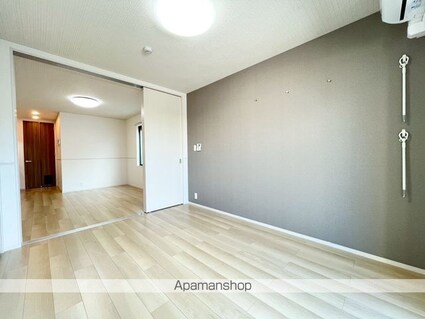 ヒカルサ和歌山本町[1LDK/42.24m2]のリビング・居間