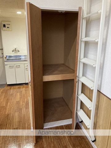 アントワープ坂井の内装写真