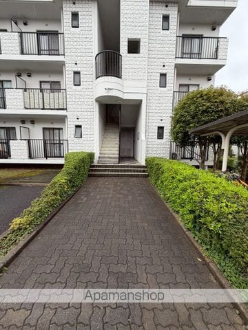 ロイヤルグリーン八千代2号棟の玄関写真