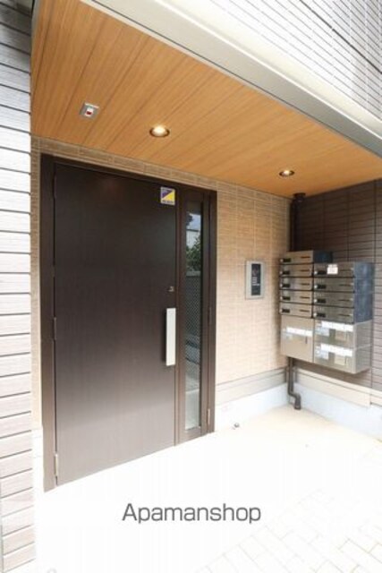 東京都立川市錦町１丁目[1LDK/43.83m2]のエントランス1