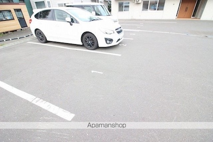 Ｍａｉｓｏｎ　ｅｔｏｉｌｅ（メゾンエトワール）[2LDK/57.91m2]の駐車場2