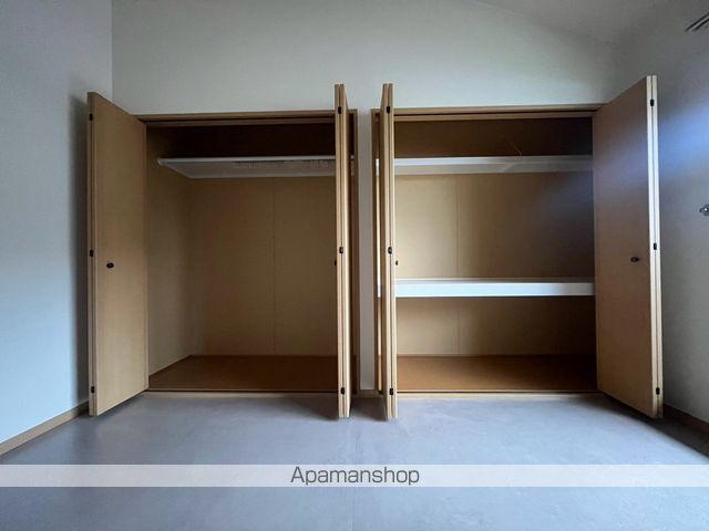 APARTMENT IN WESTの内装写真