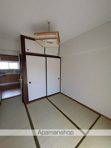 新川ハイツの内装写真
