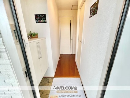 レセンテ出町　Ｃ棟[1LDK/45.34m2]の玄関